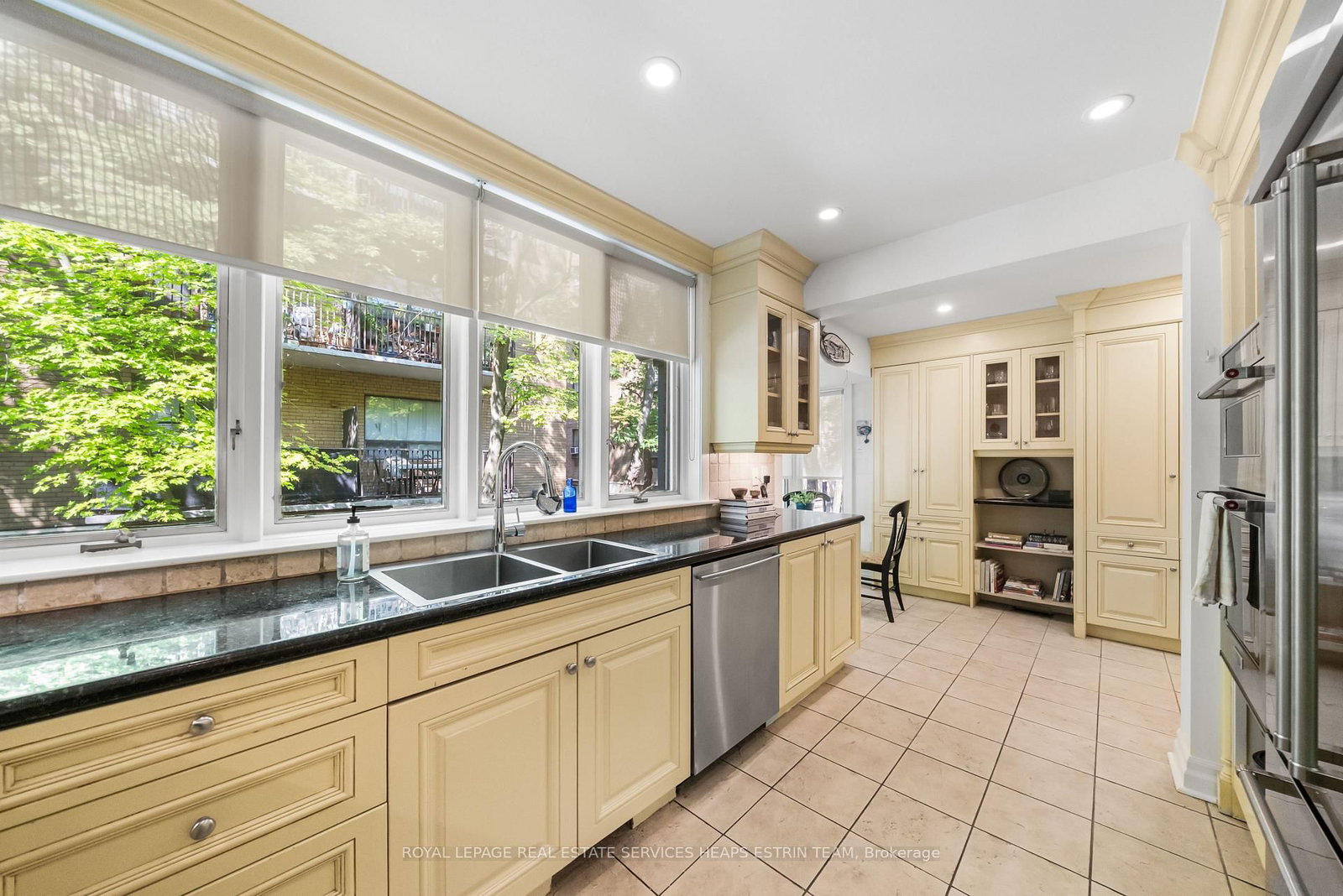 81A Lowther Avenue • Toronto, ON photo 16