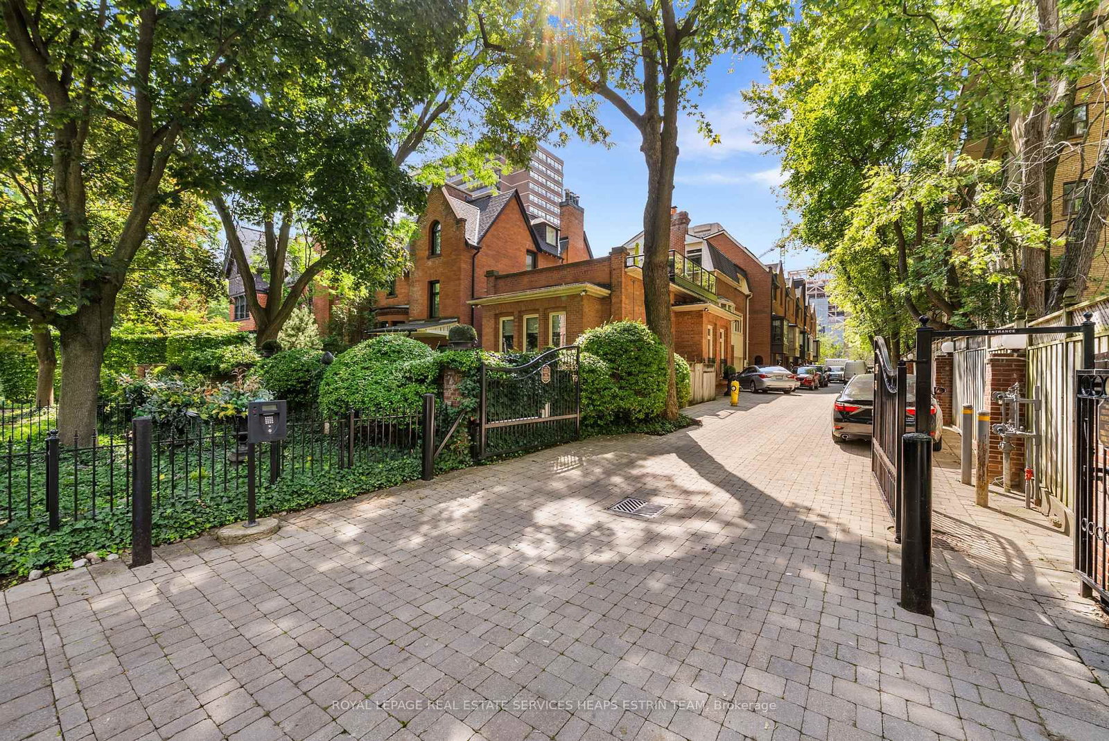 81A Lowther Avenue • Toronto, ON photo 42