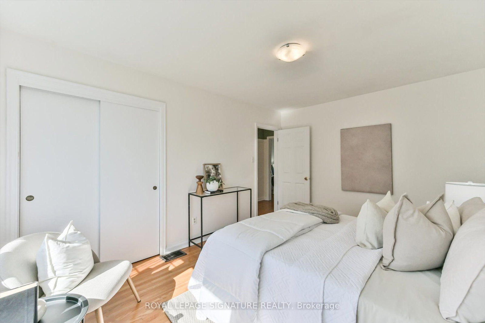 52 Daleside Crescent • Toronto, ON photo 15