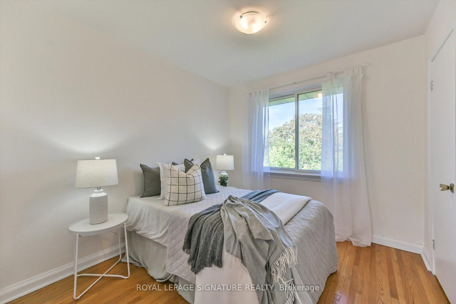 52 Daleside Crescent • Toronto, ON photo 17
