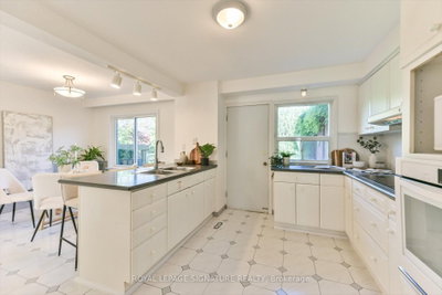 52 Daleside Crescent • Toronto, ON photo 5