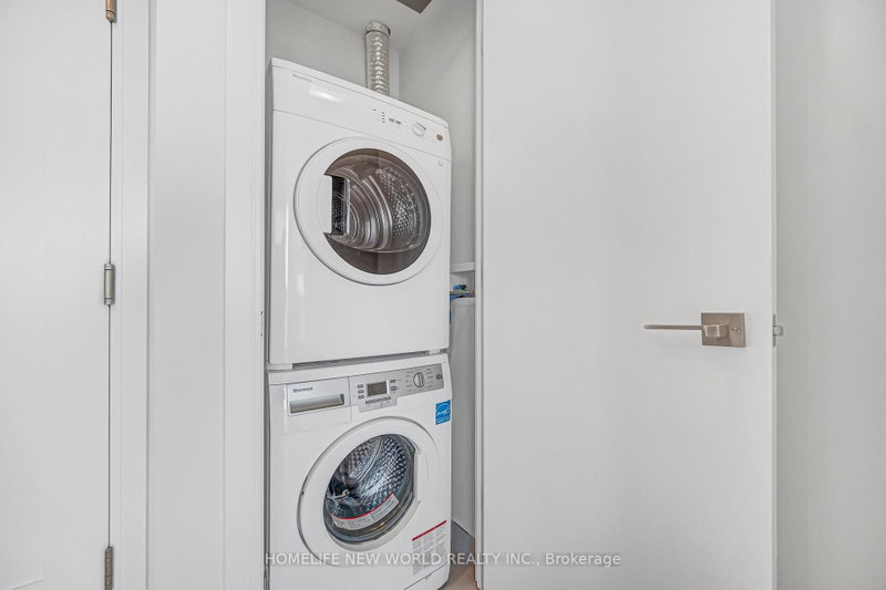 50 Charles Toronto,ON M4Y 0C3 — Photo 13