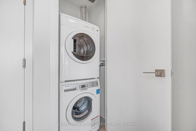 50 Charles Toronto,ON M4Y 0C3 — Photo 13