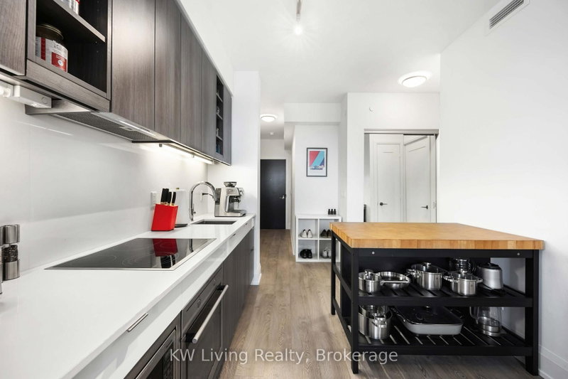 1703 - 101 Erskine Avenue