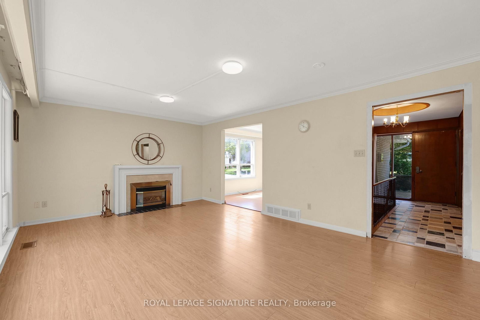 209 Burbank Drive • Toronto, ON photo 13