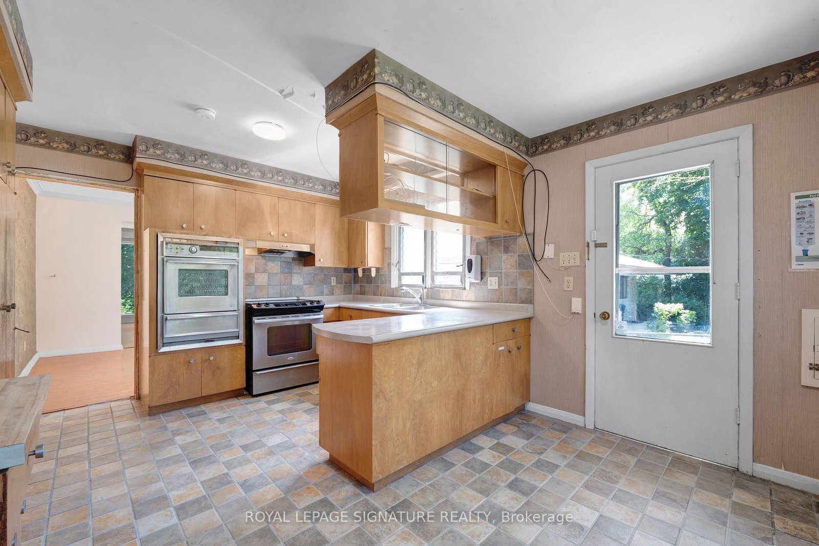 209 Burbank Drive • Toronto, ON photo 16