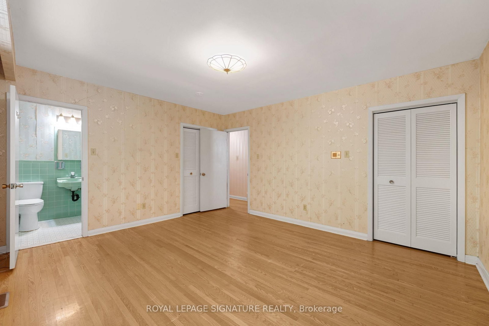 209 Burbank Drive • Toronto, ON photo 18