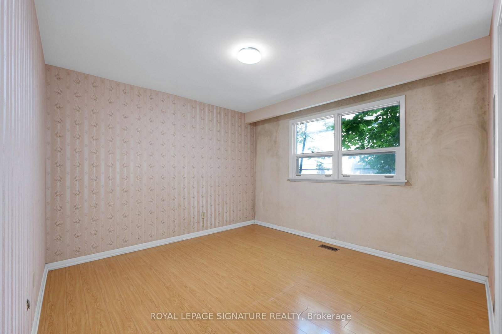 209 Burbank Drive • Toronto, ON photo 20