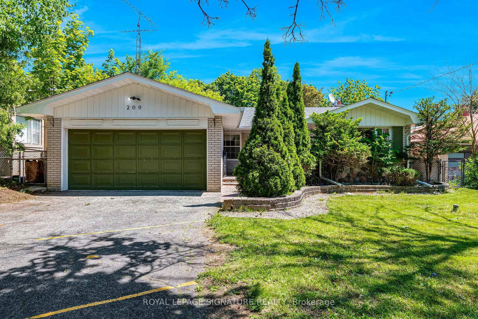 209 Burbank Drive • Toronto, ON photo 8