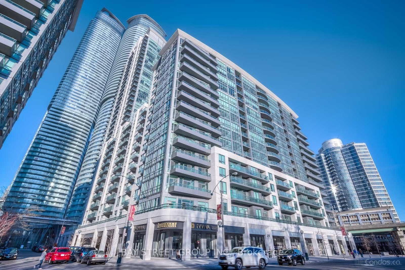 906 - 25 Lower Simcoe Street