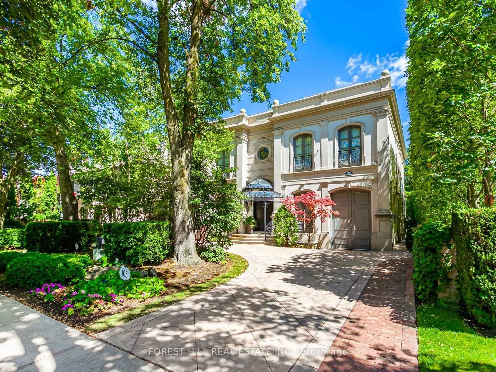 Property at 105 Dunvegan
