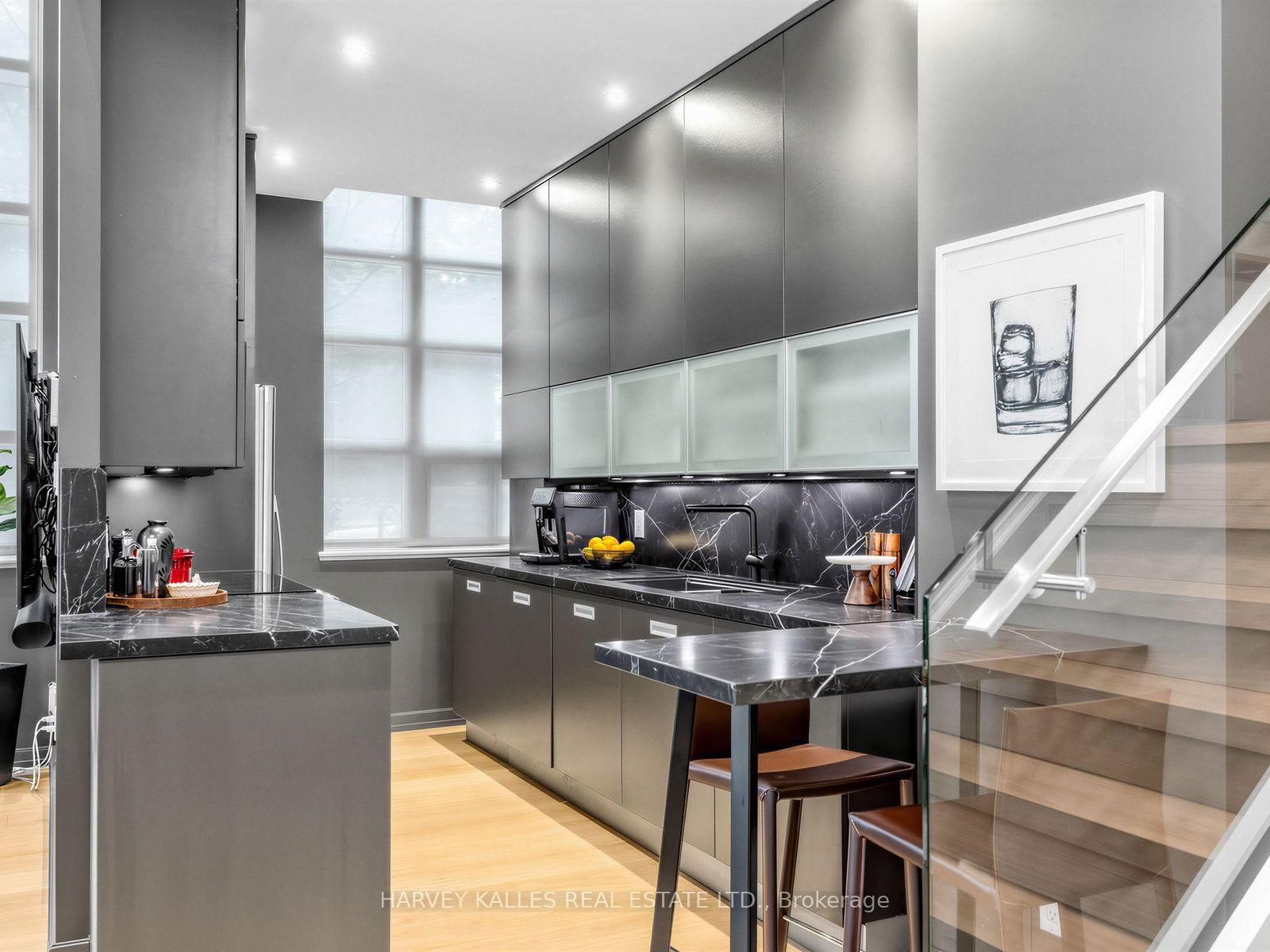 380 Macpherson Avenue • #106 • Toronto, ON photo 10