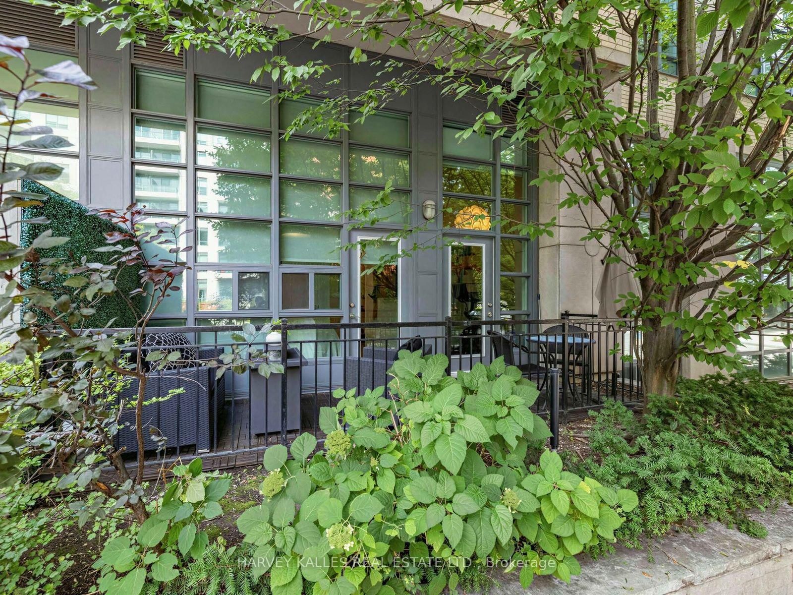 380 Macpherson Avenue • #106 • Toronto, ON photo 27
