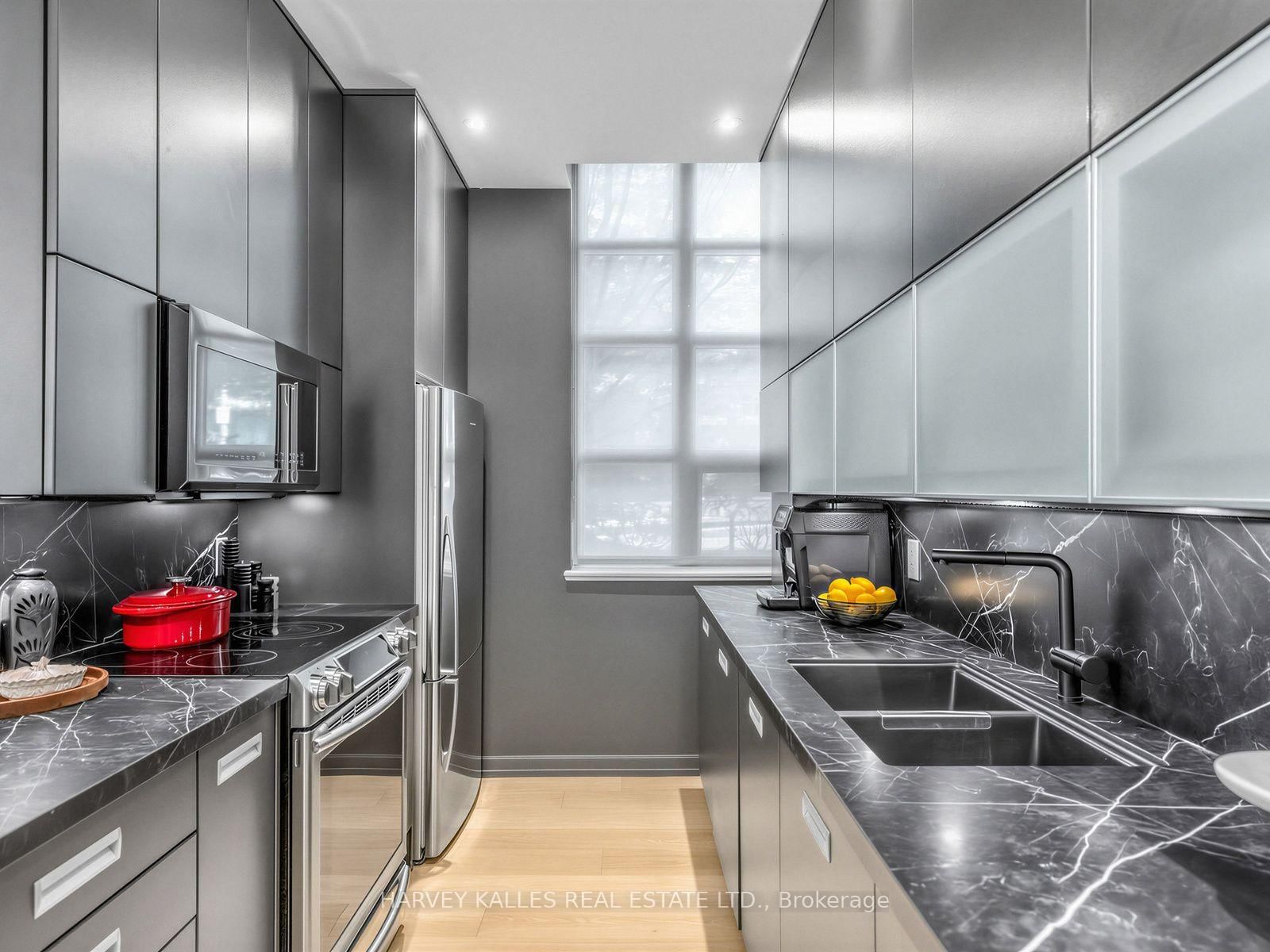 380 Macpherson Avenue • #106 • Toronto, ON photo 8