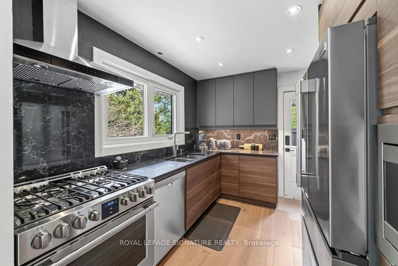 11 Yewfield Crescent