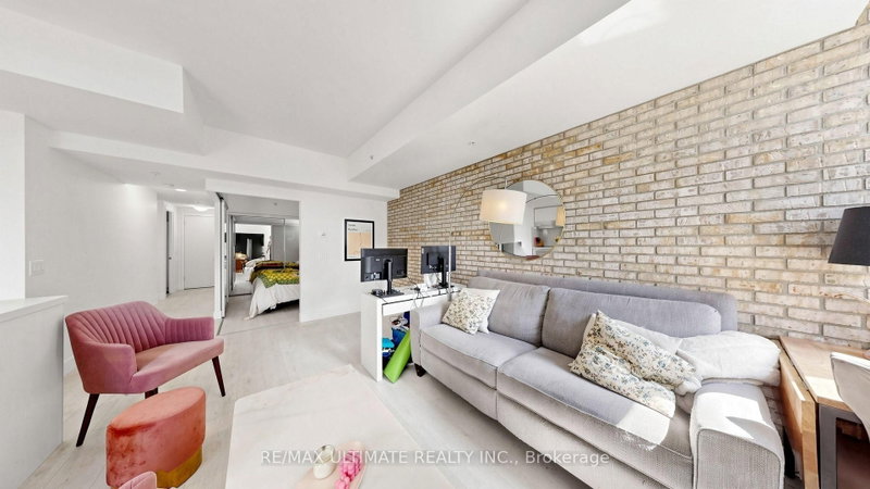 303 - 39 Sherbourne Street