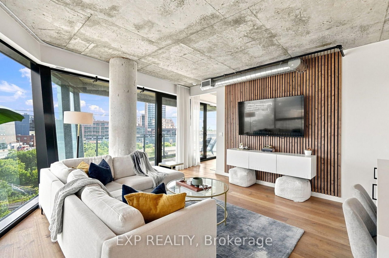 51 Trolley Crescent • #604 • Toronto, ON photo 14