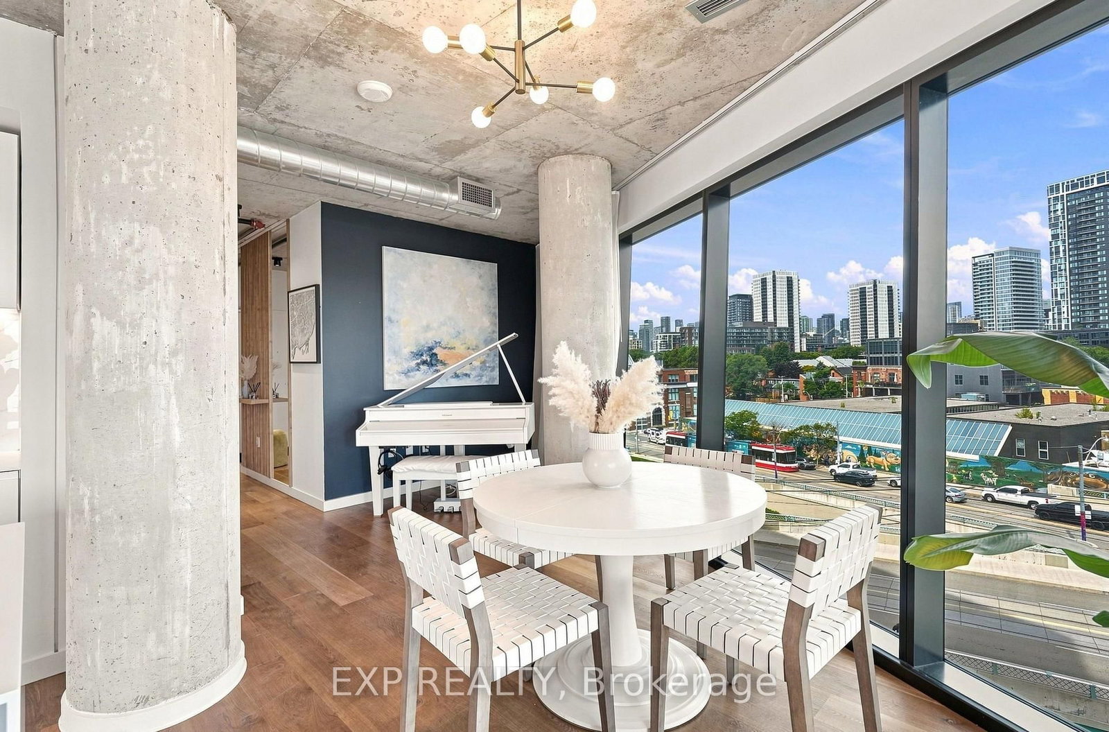 51 Trolley Crescent • #604 • Toronto, ON photo 9