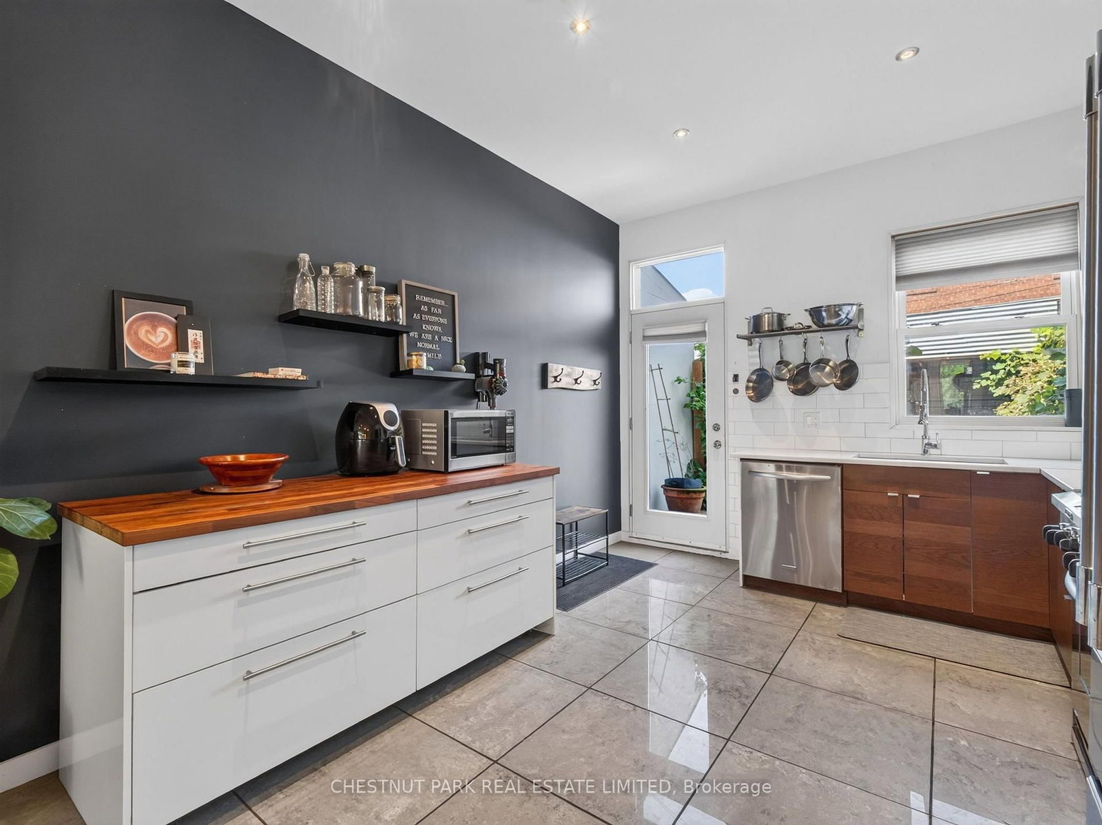 28 Robinson Street • Toronto, ON photo 16