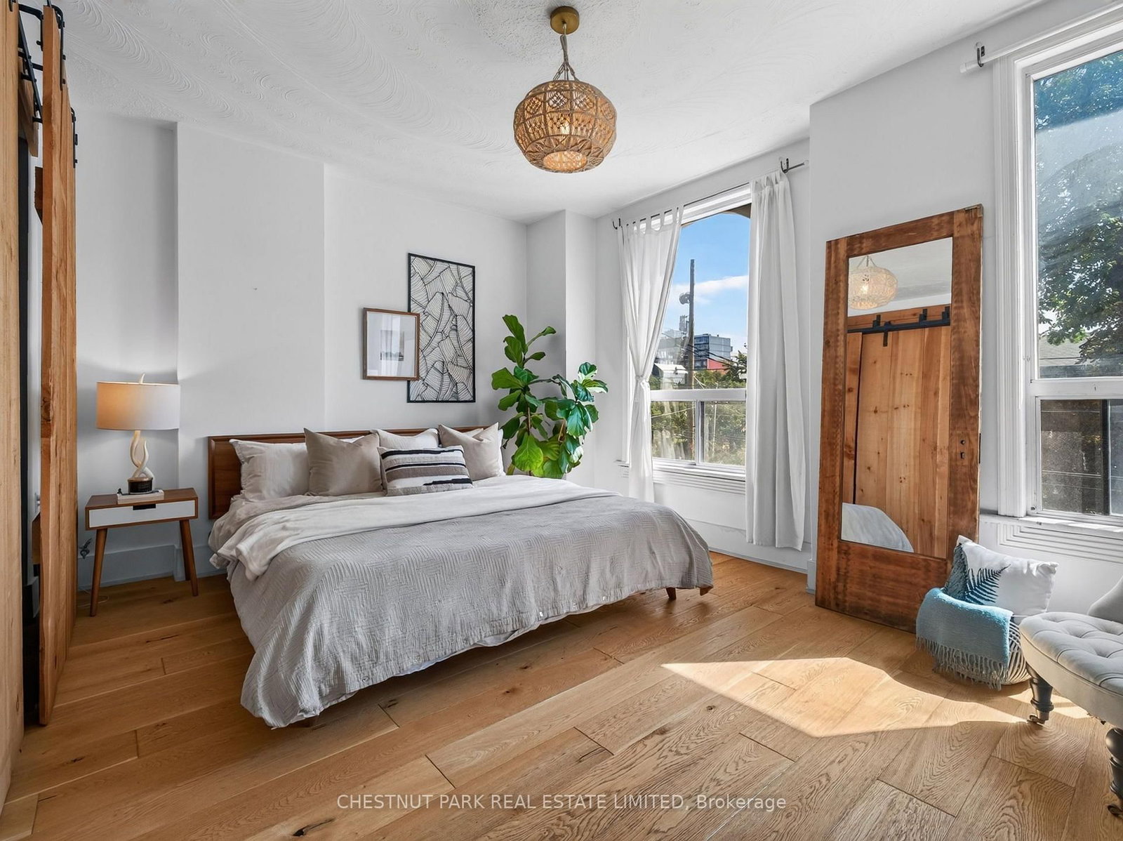 28 Robinson Street • Toronto, ON photo 18
