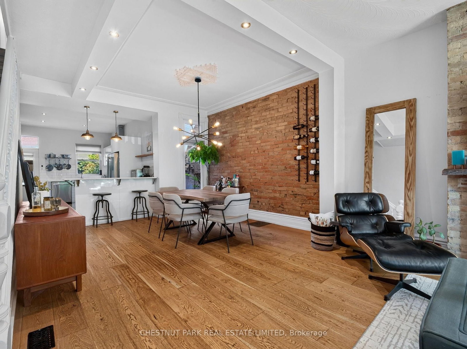 28 Robinson Street • Toronto, ON photo 8