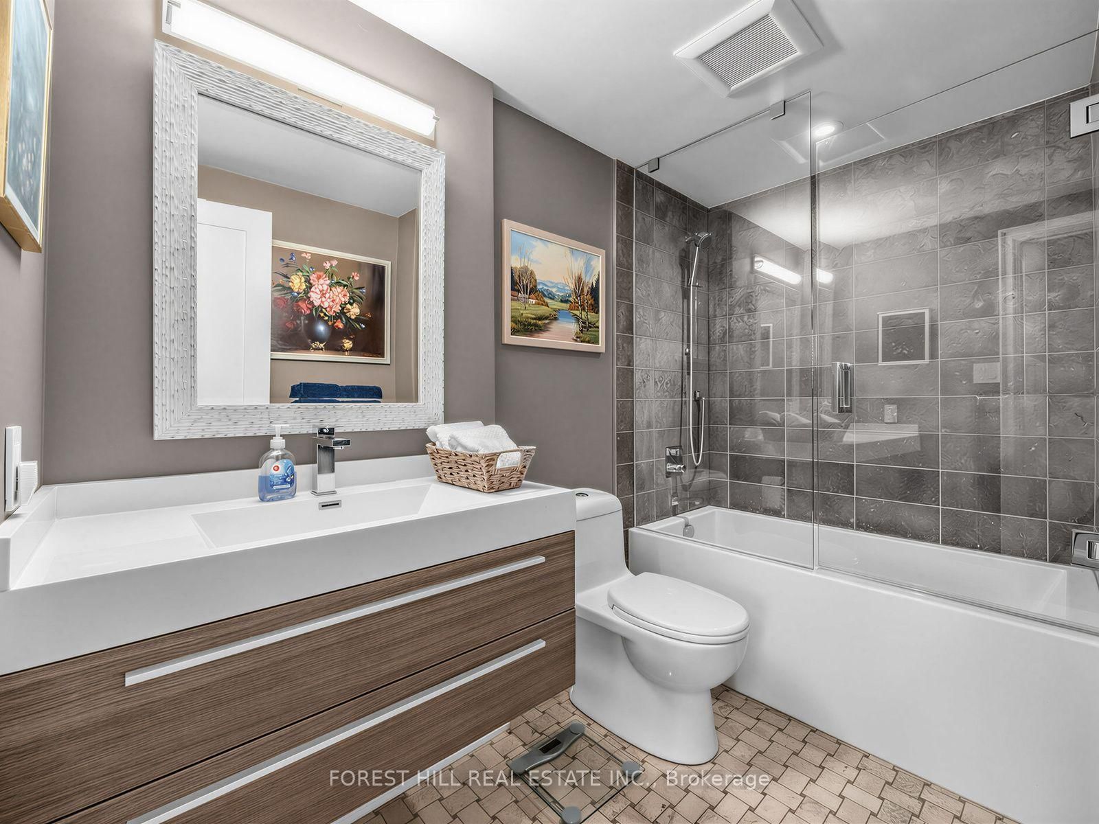 350 Lonsdale Road • #502 • Toronto, ON photo 25
