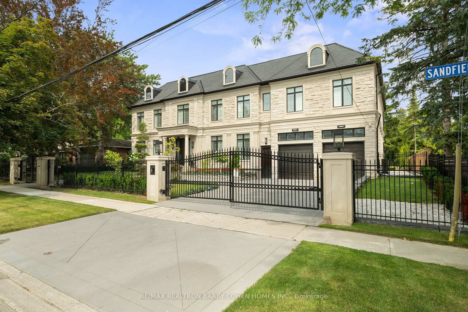 23 Sandfield Road • Toronto, ON photo 2