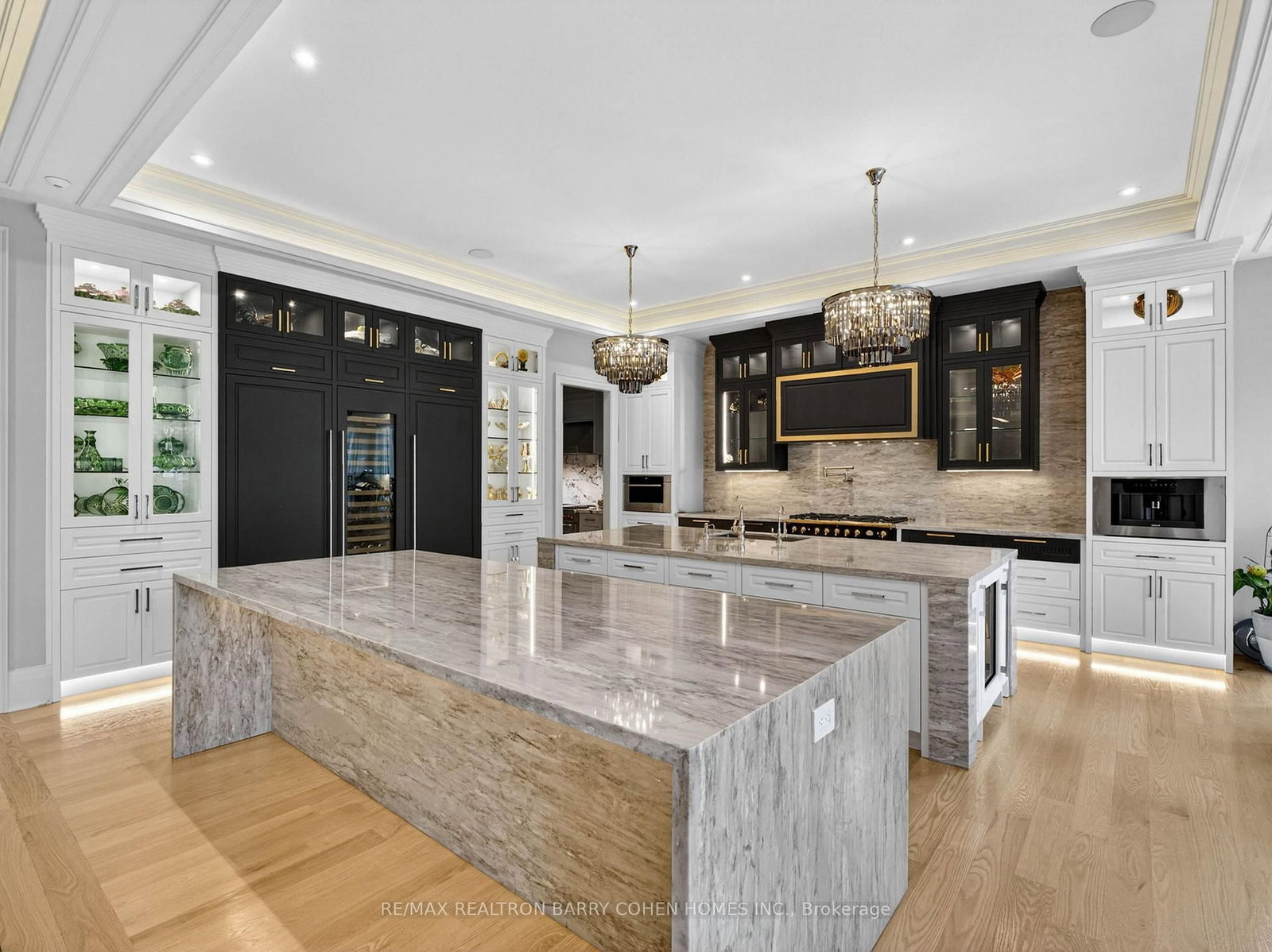 23 Sandfield Road • Toronto, ON photo 8