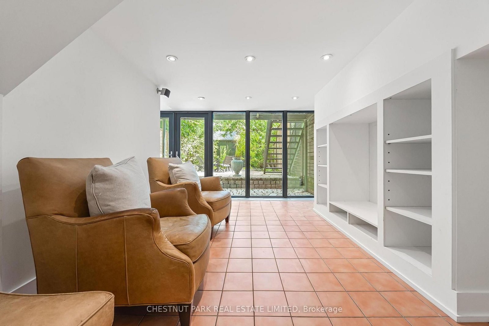 211 Snowdon Avenue • Toronto, ON photo 25