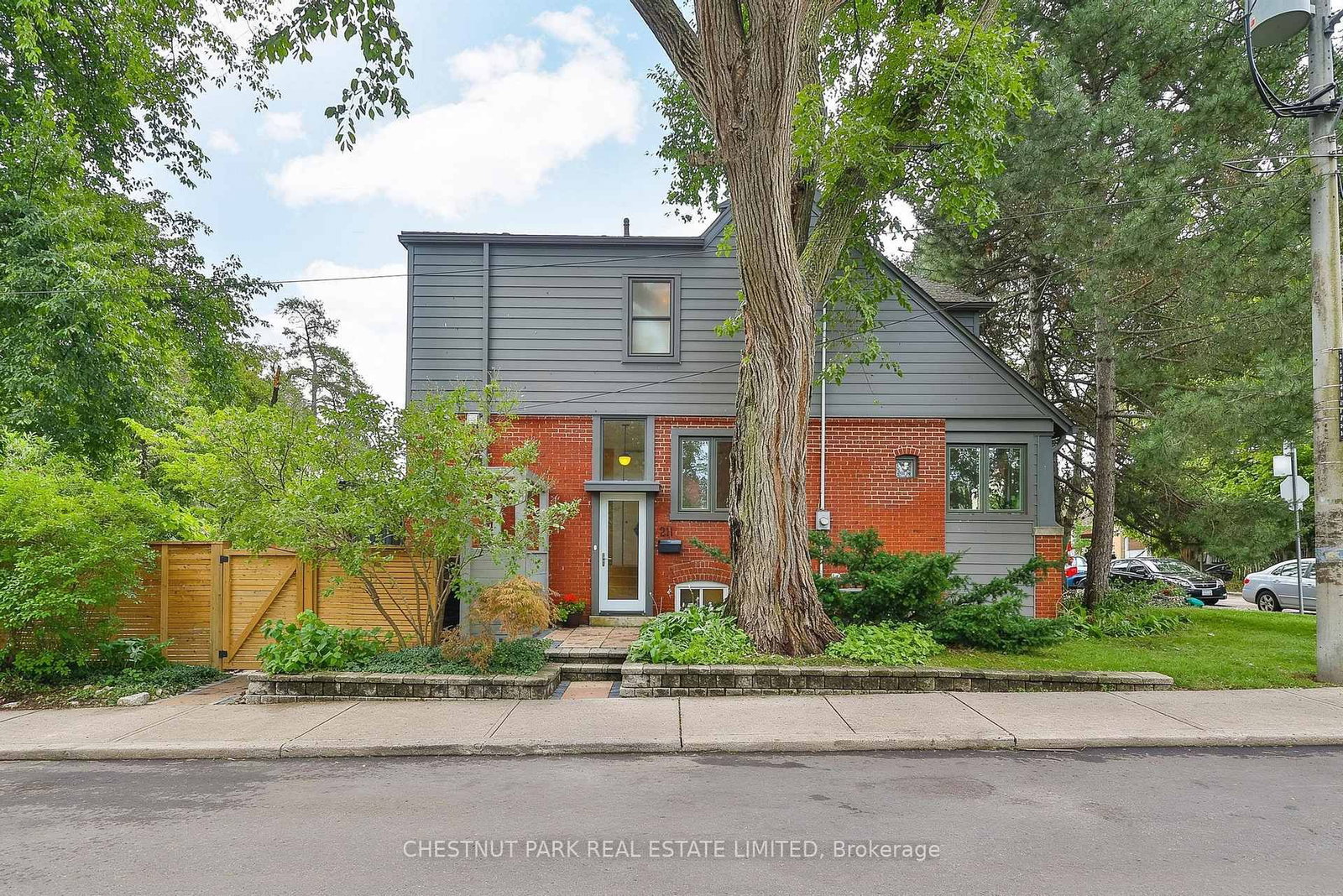 211 Snowdon Avenue • Toronto, ON photo 37