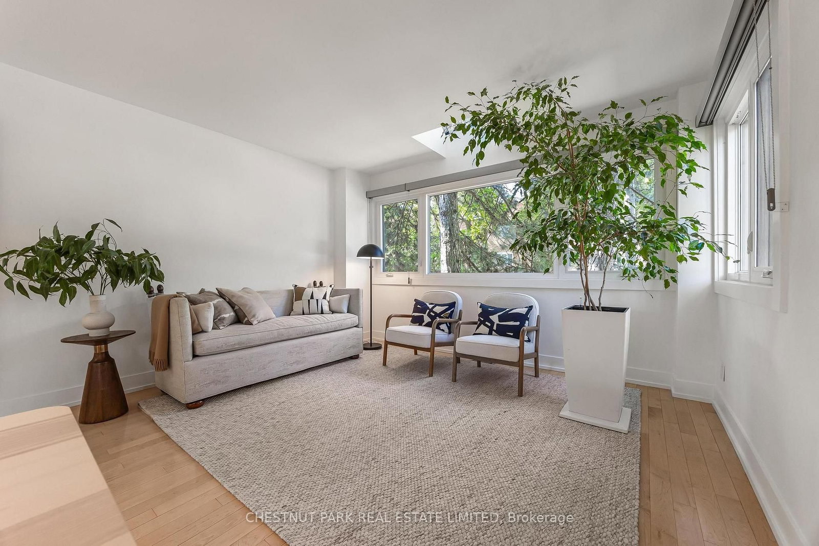 211 Snowdon Avenue • Toronto, ON photo 4