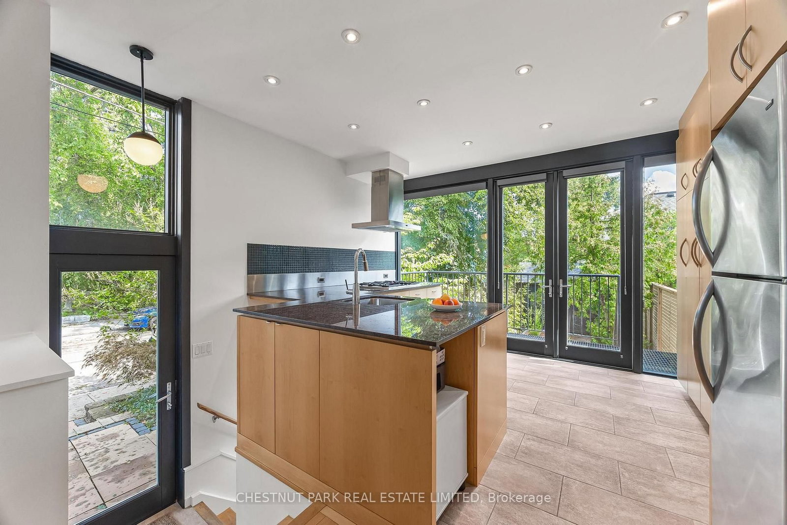 211 Snowdon Avenue • Toronto, ON photo 6