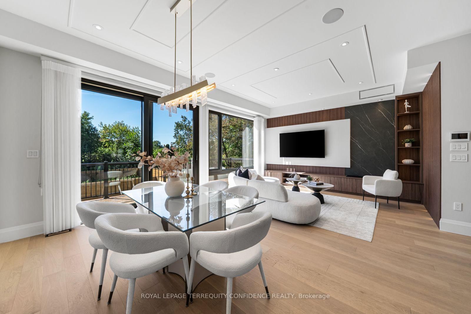333 Horsham Avenue • Toronto, ON photo 11