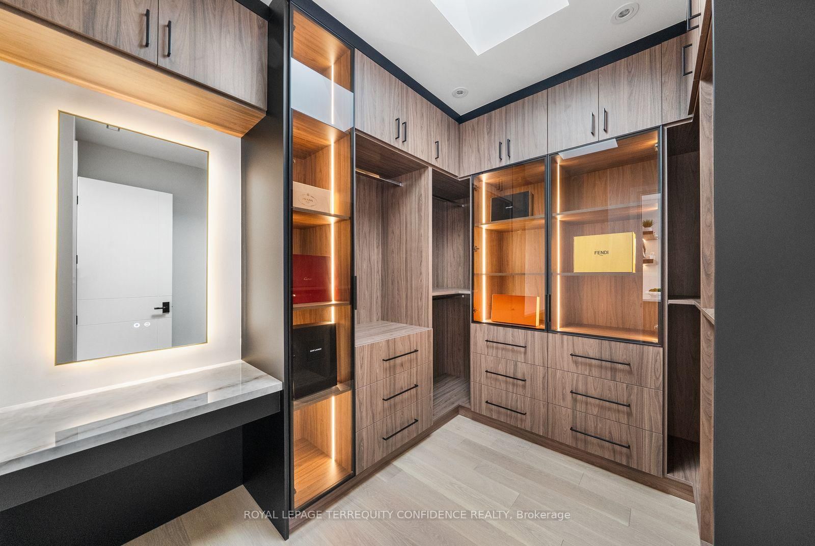333 Horsham Avenue • Toronto, ON photo 23