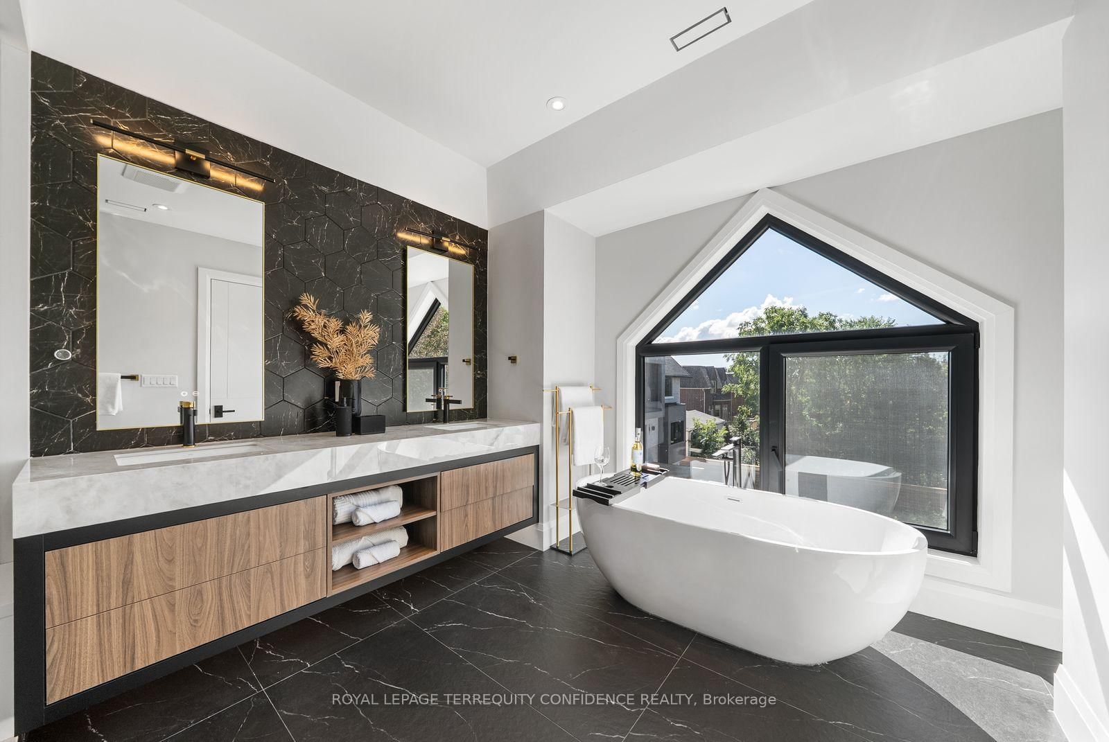 333 Horsham Avenue • Toronto, ON photo 25