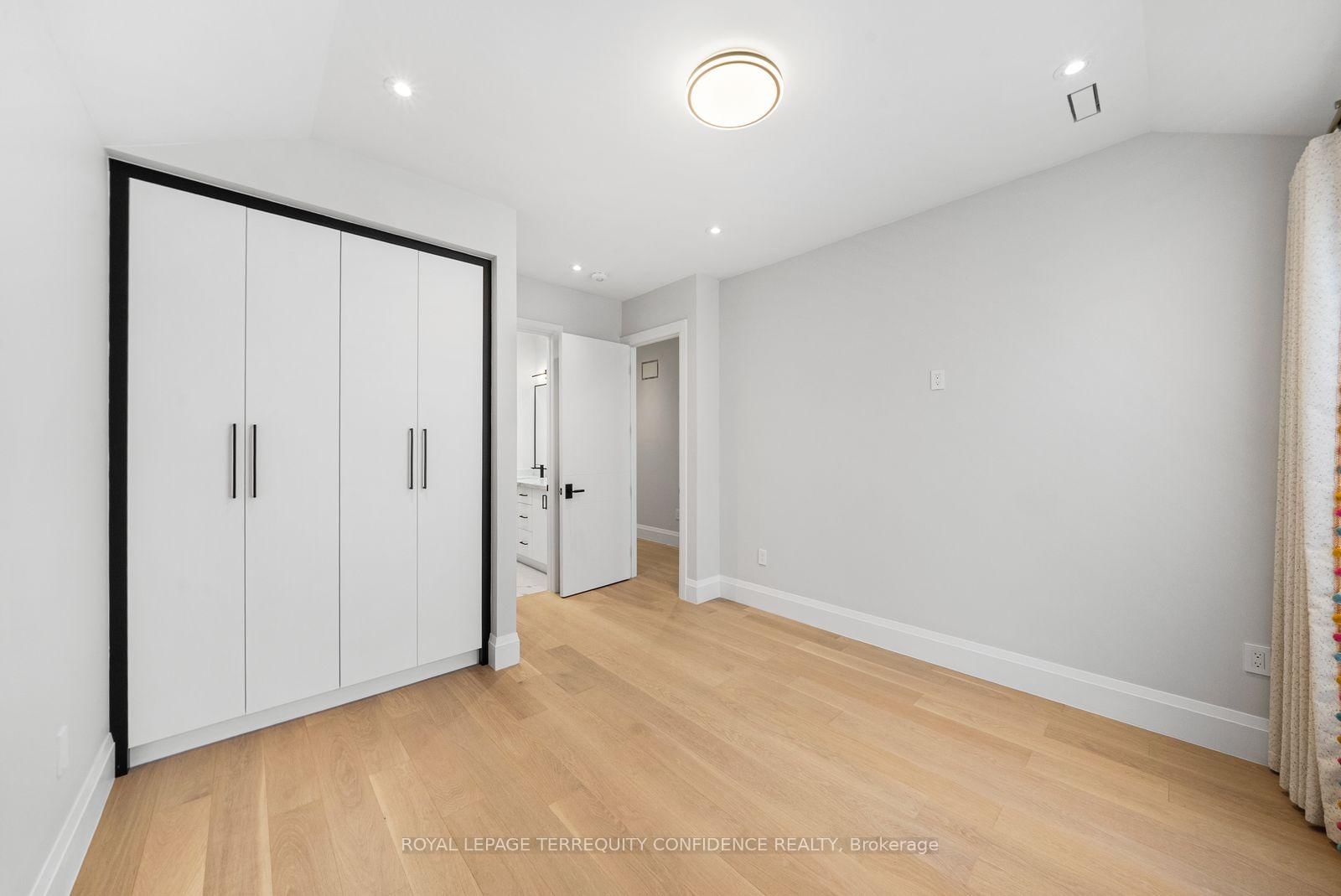 333 Horsham Avenue • Toronto, ON photo 29