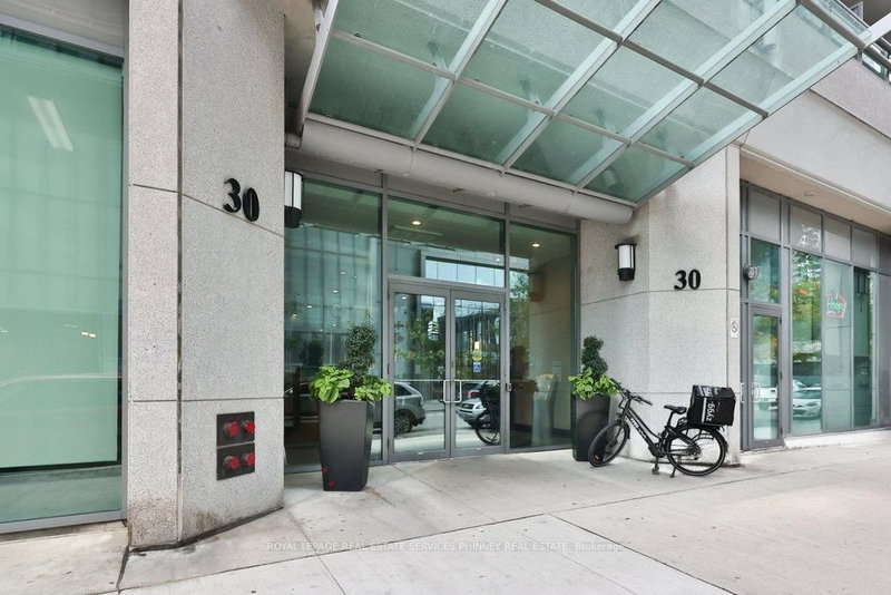 708 - 30 Grand Trunk Crescent