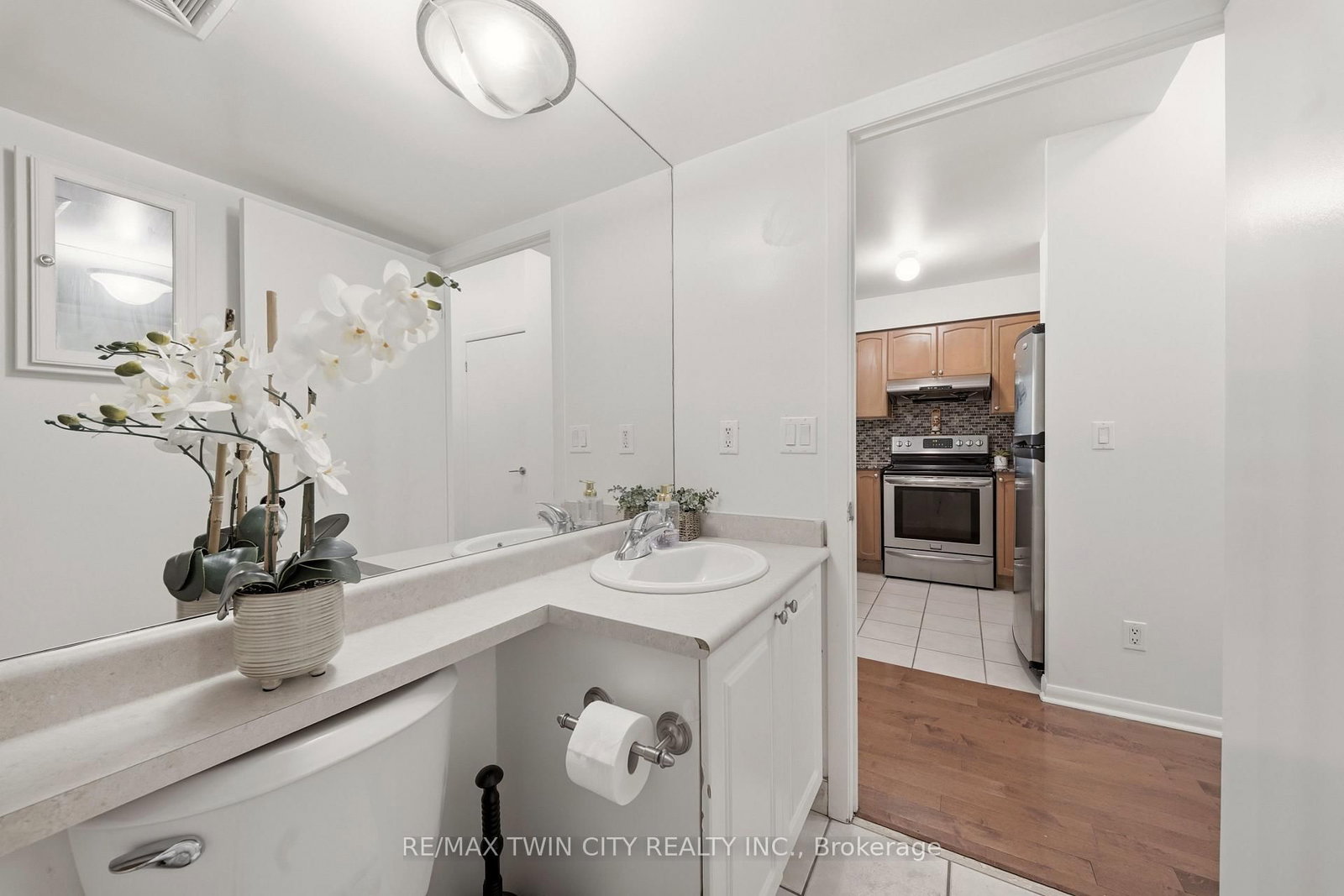 231 Fort York Boulevard • #2502 • Toronto, ON photo 16