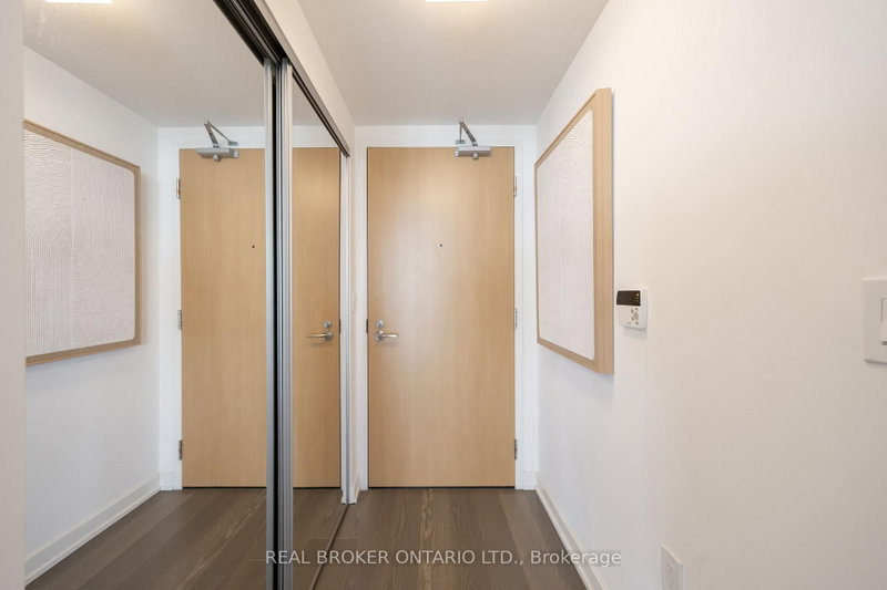 5311 - 11 Wellesley Street W