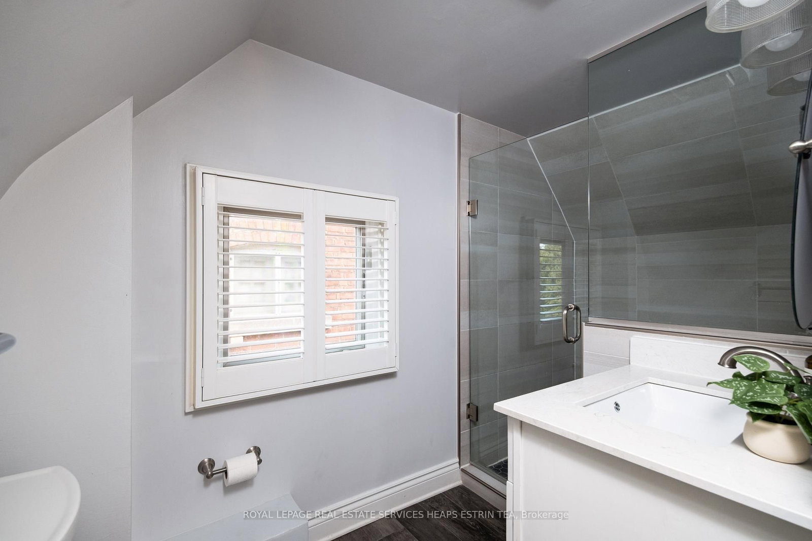 43 Maple Avenue • Toronto, ON photo 44