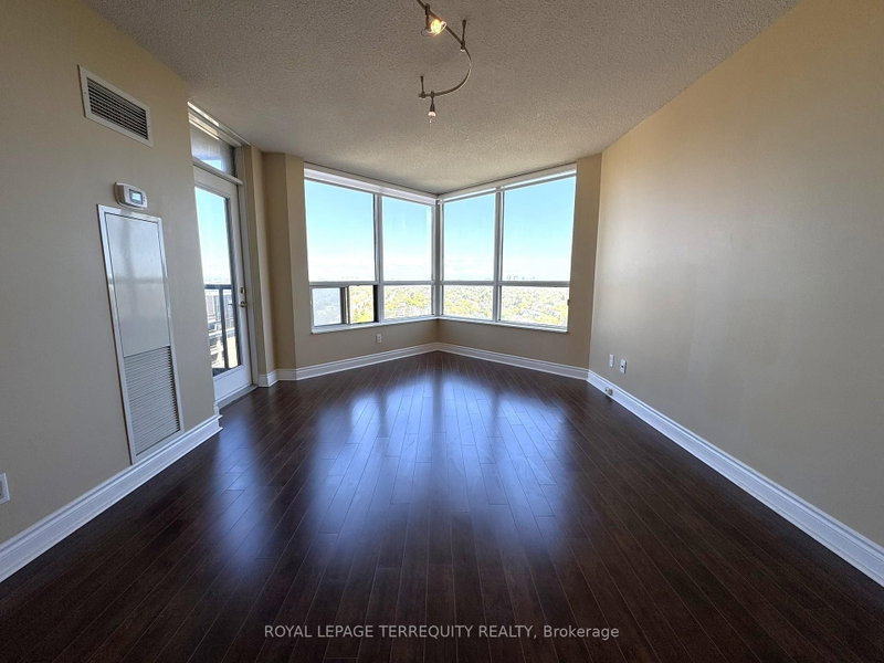 2314 - 10 Northtown Way