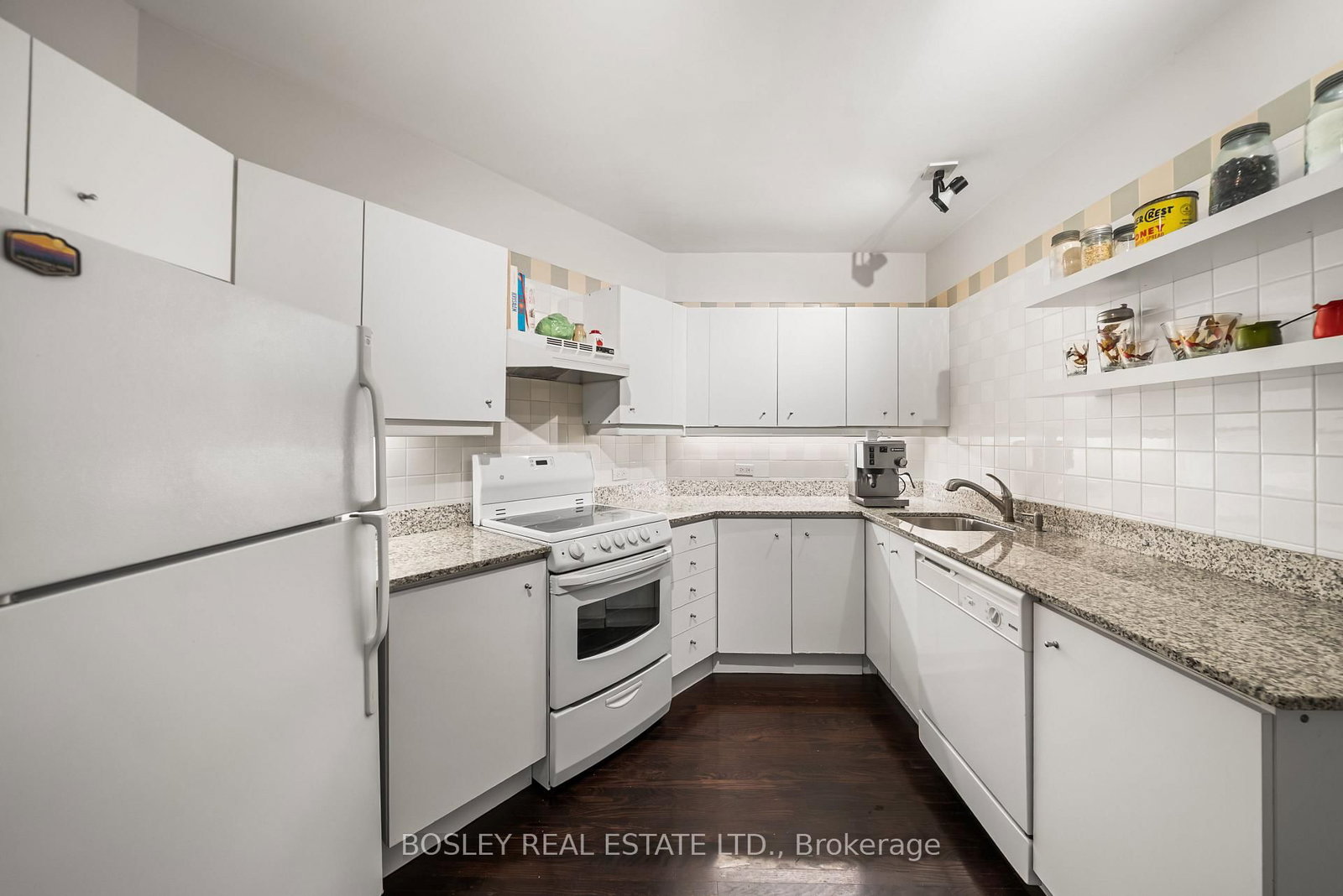 150 Farnham Avenue • #210 • Toronto, ON photo 15