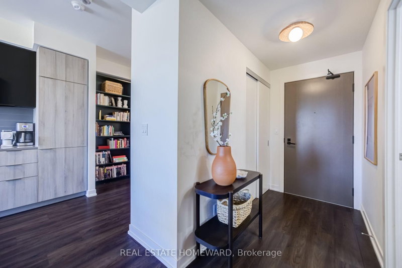 309 - 223 St Clair Avenue W