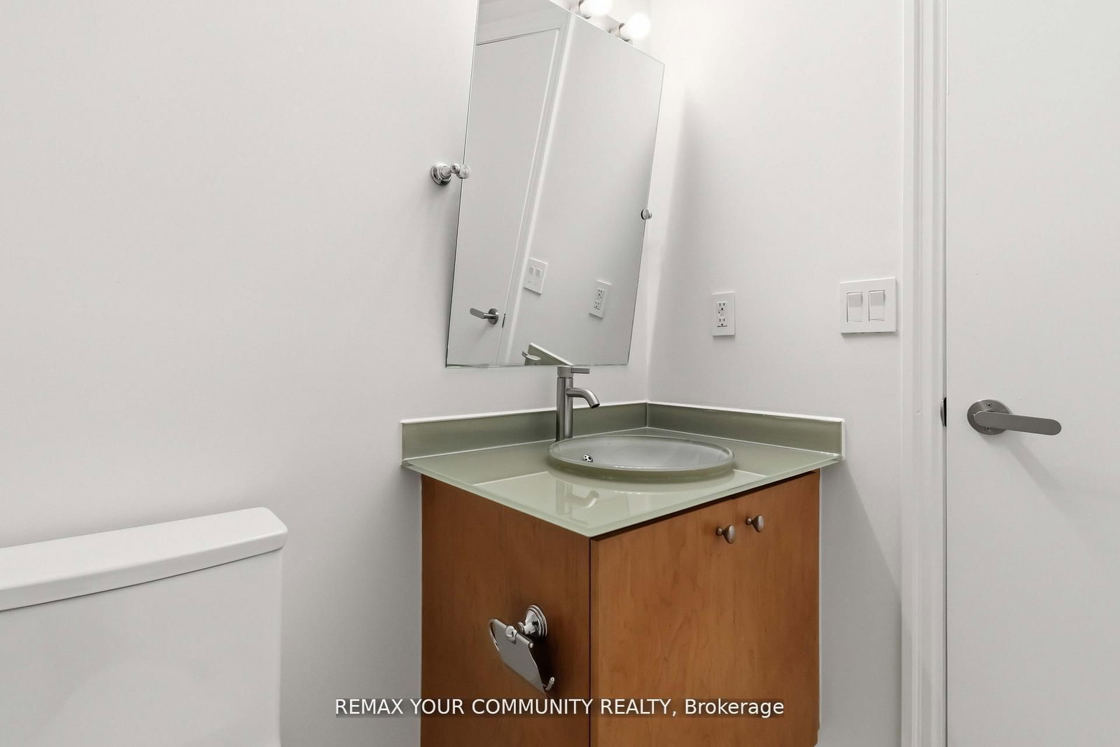 8 Scollard Street • #606 • Toronto, ON photo 23