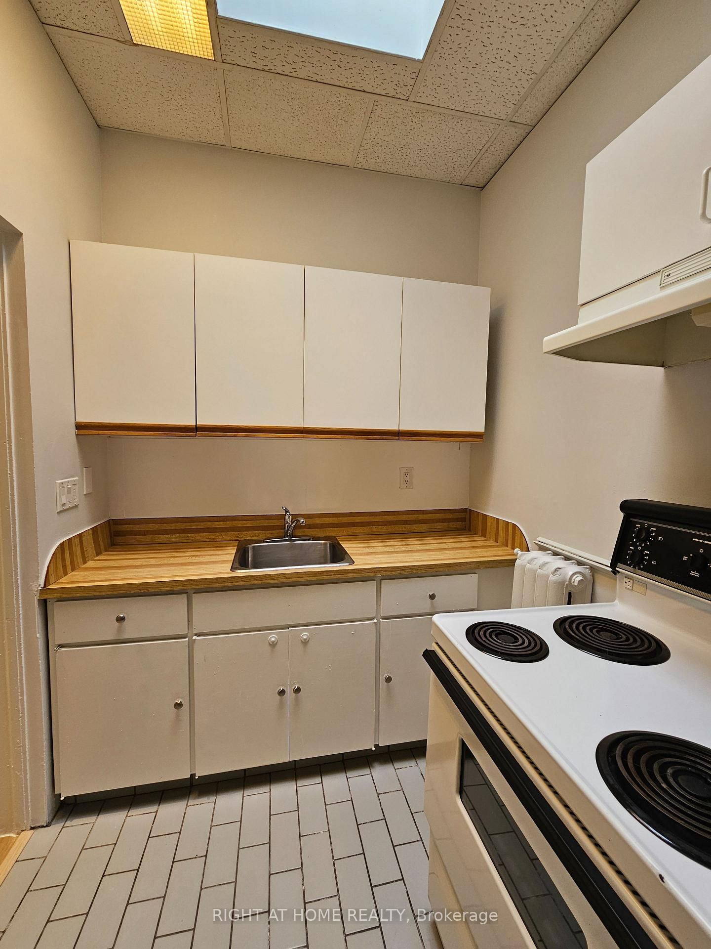 6 - 516 Yonge Street, Toronto 4