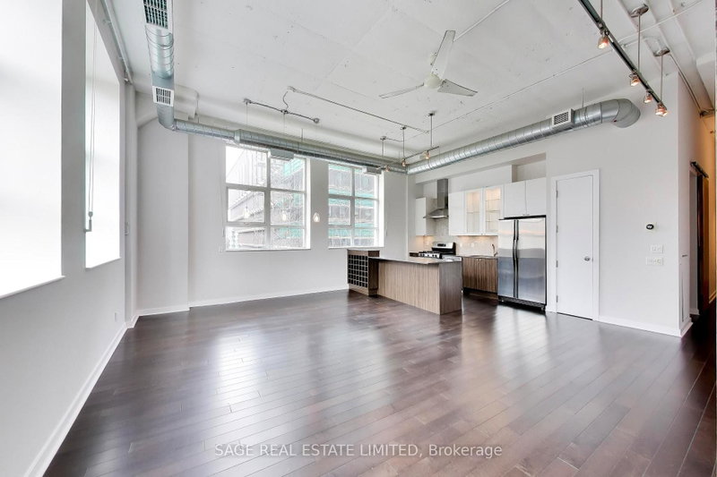521 - 155 Dalhousie Street