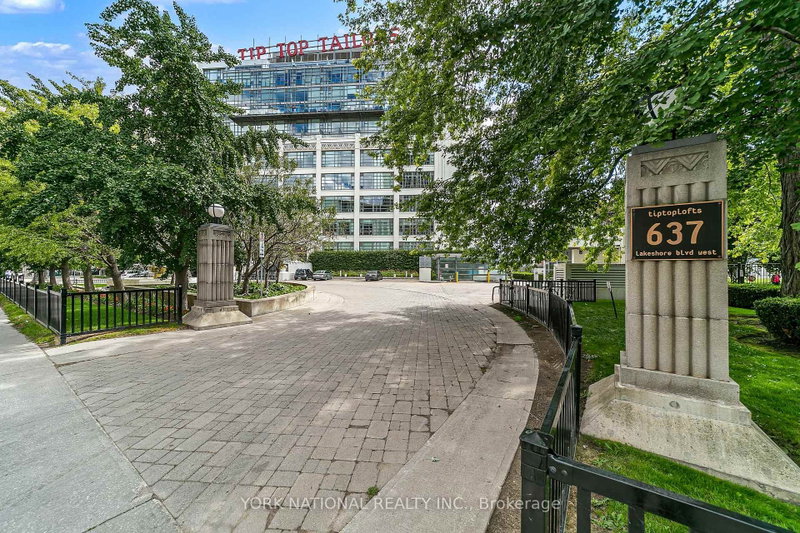 409 - 637 Lake Shore Boulevard W