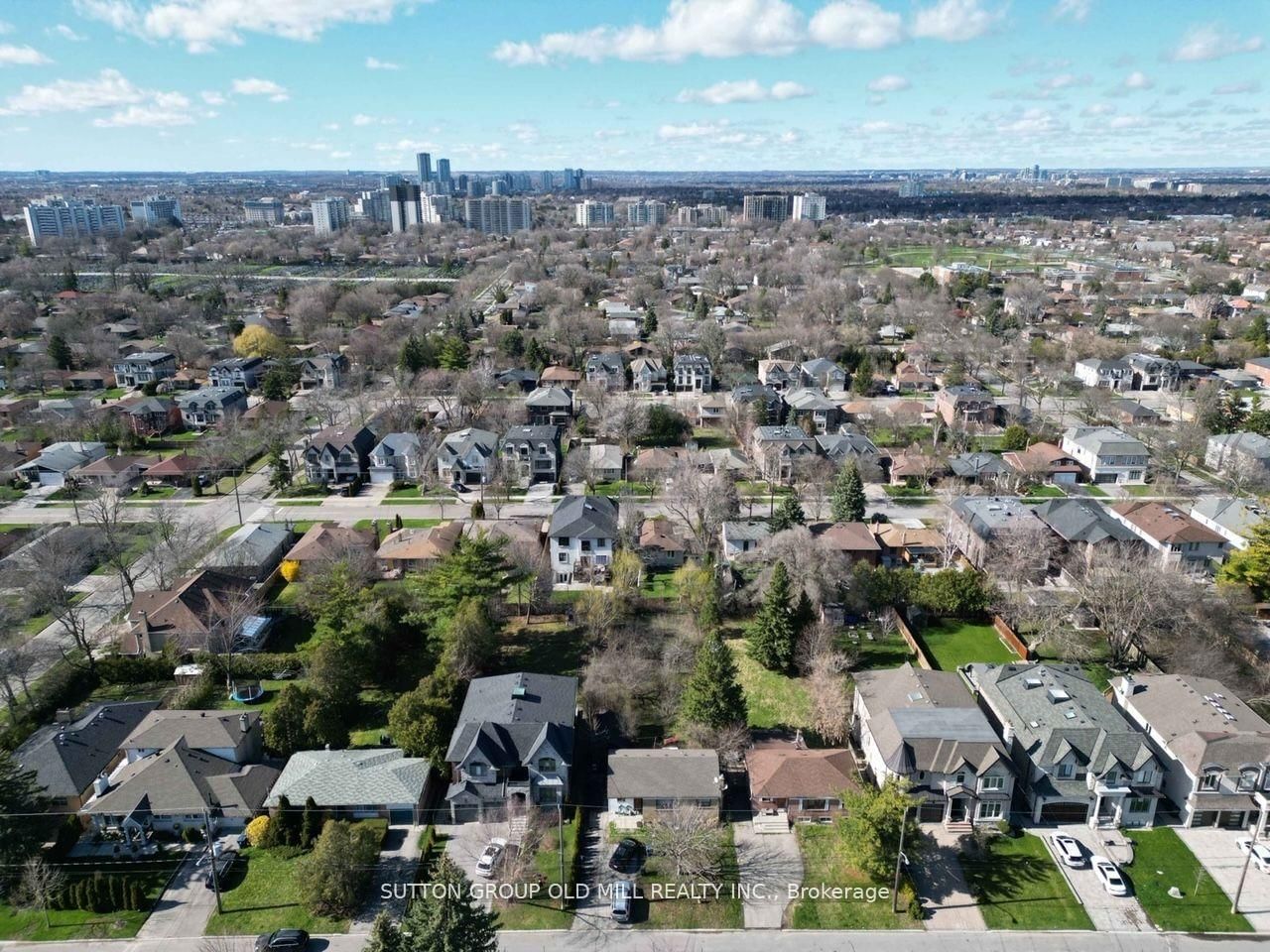 Detached House sold at 96 Caines Avenue, Toronto, Ontario, M2R 2L3 - Newtonbrook West - MLS: C13754656