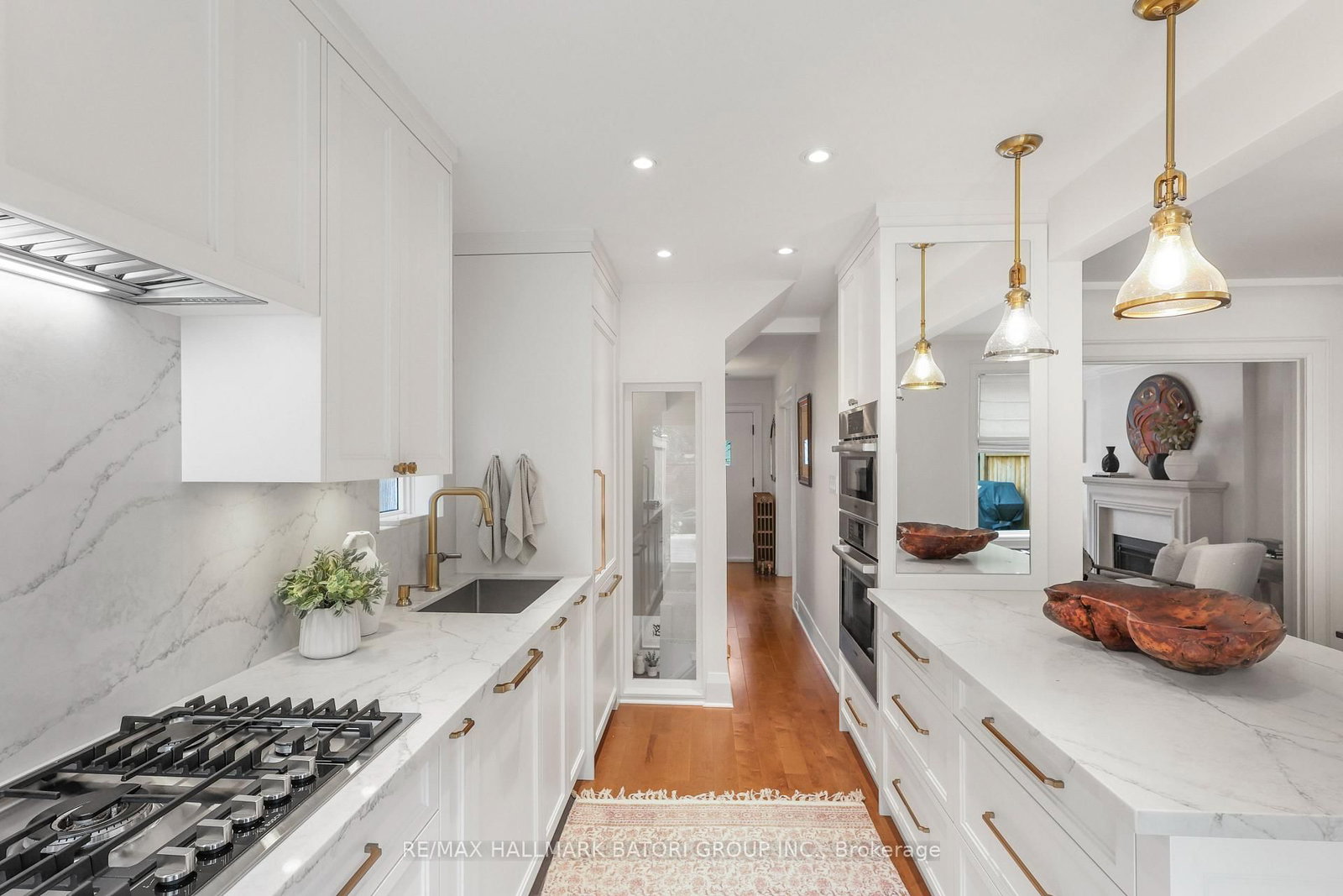 166 Old Orchard Grove • Toronto, ON photo 11