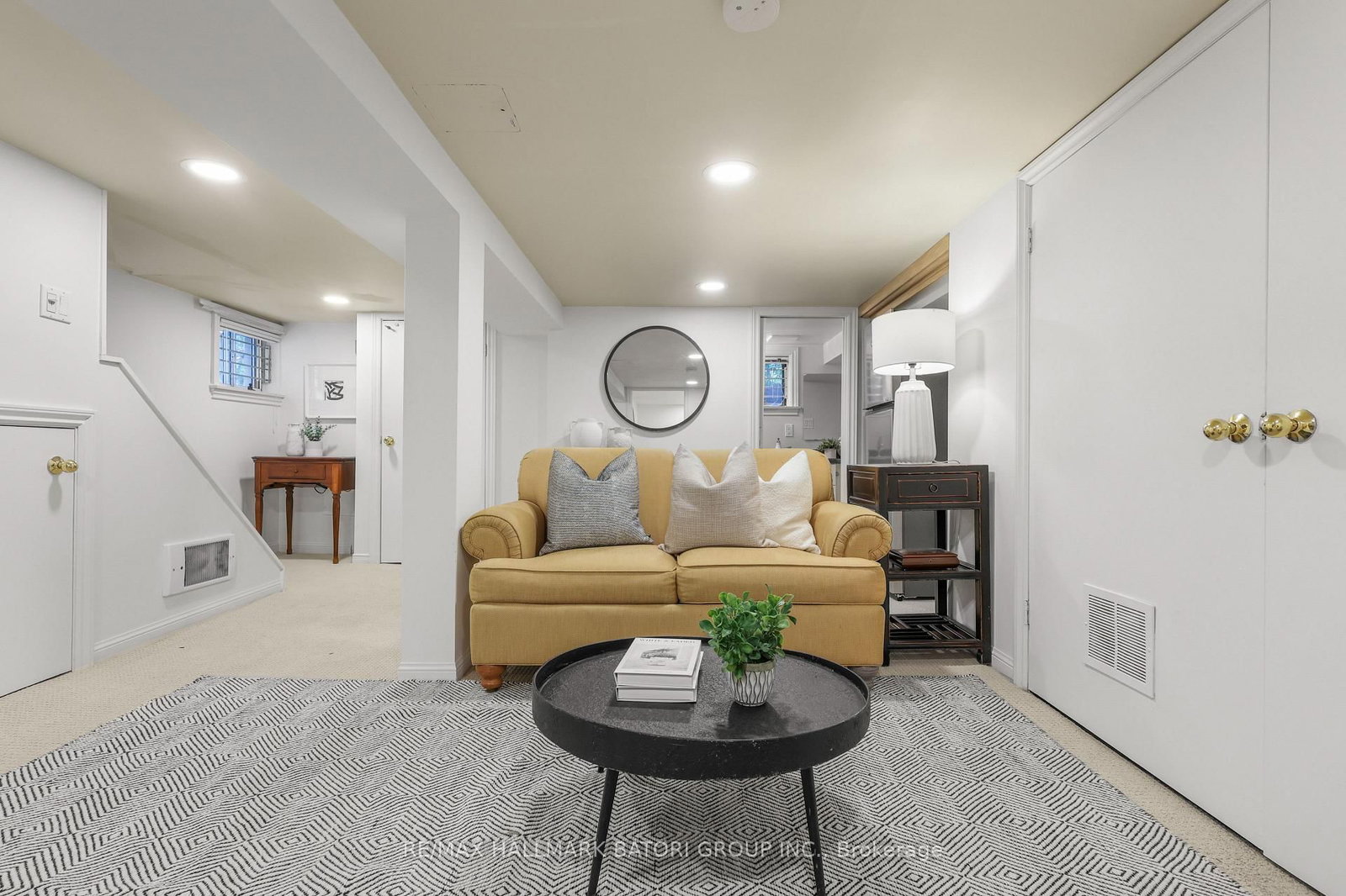 166 Old Orchard Grove • Toronto, ON photo 21
